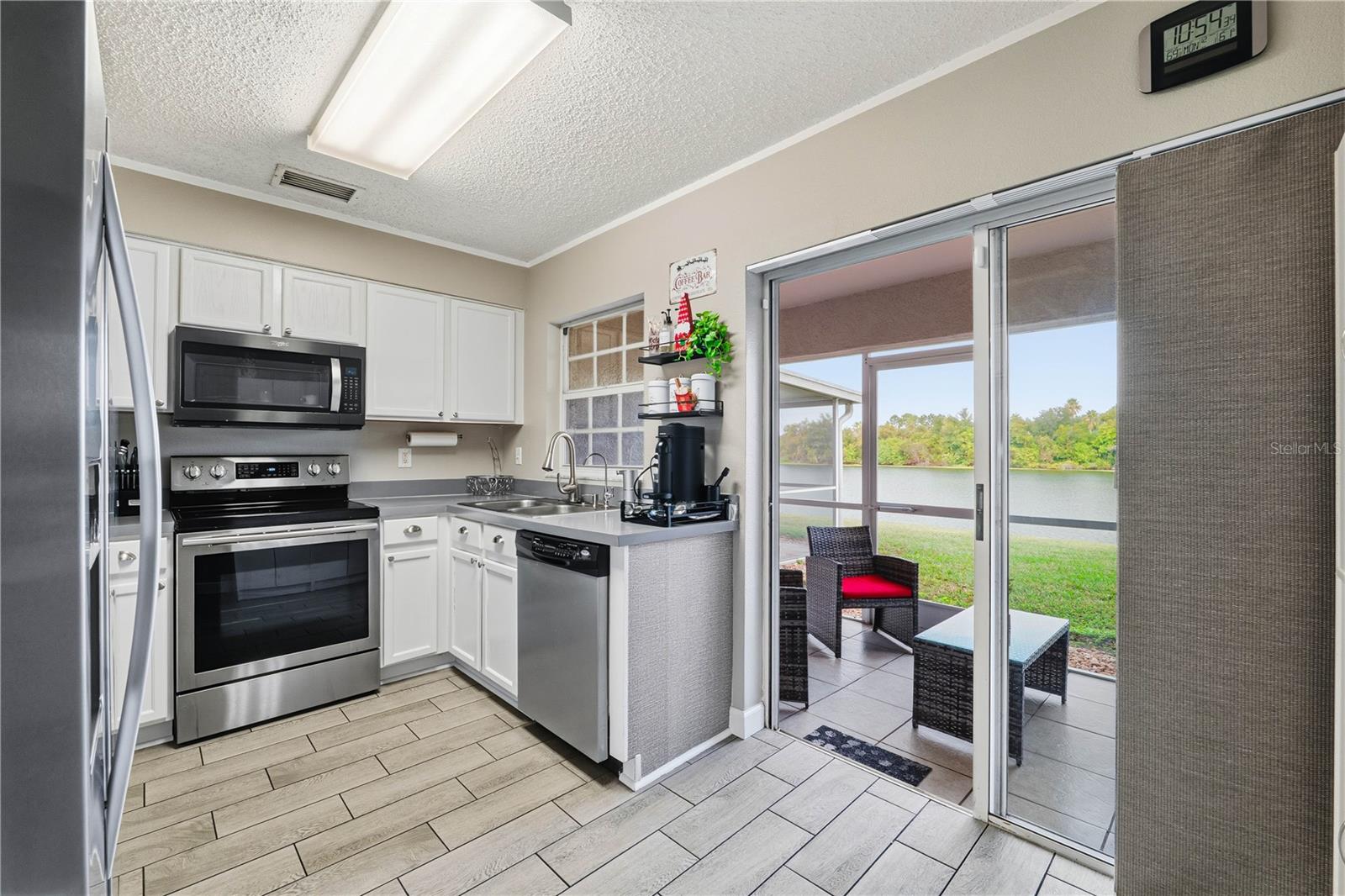 Image 10 of 50 For 429 Kensington Lake Circle