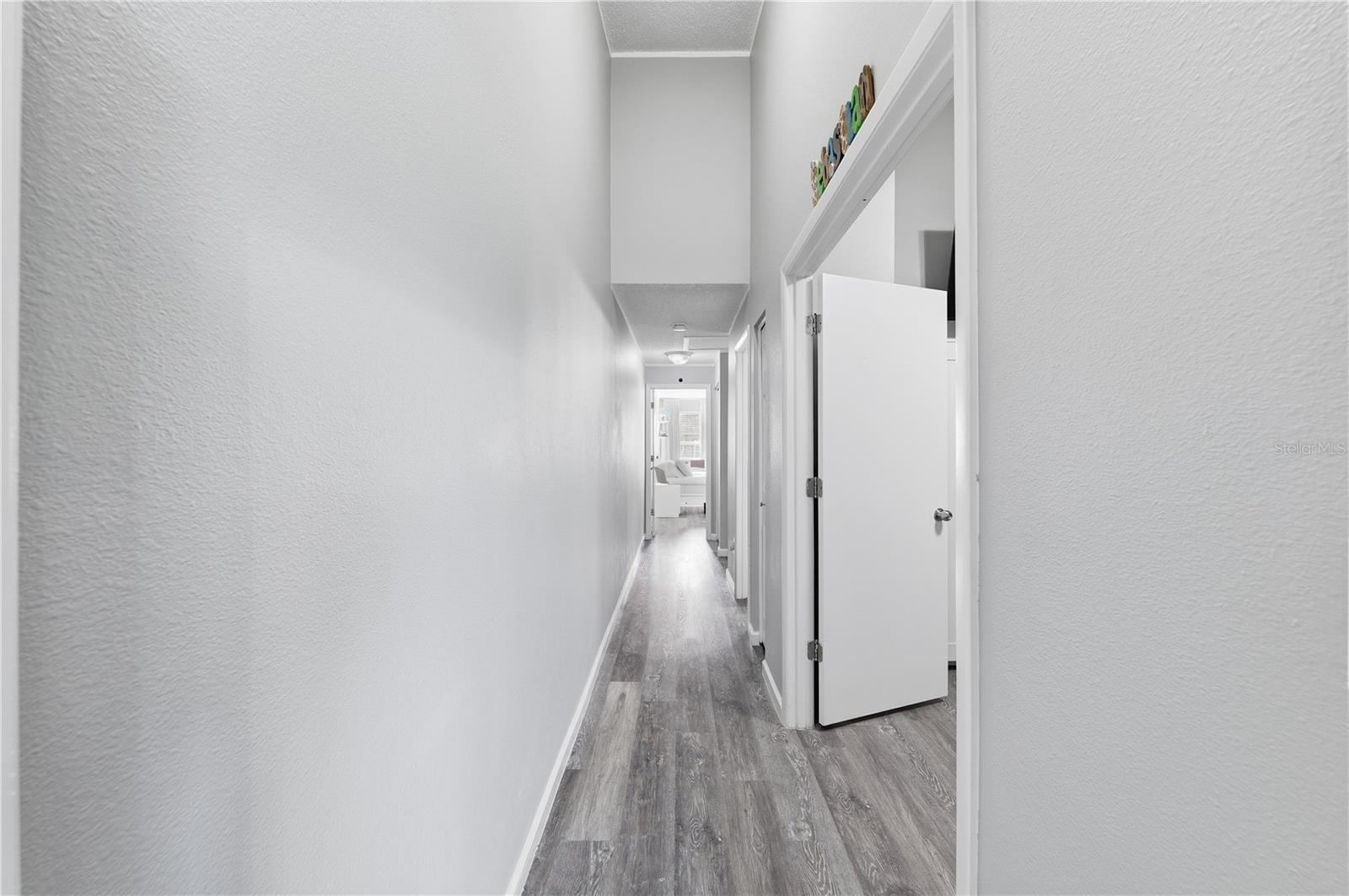 Image 19 of 50 For 429 Kensington Lake Circle