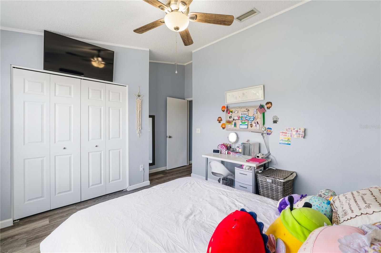 Image 21 of 50 For 429 Kensington Lake Circle