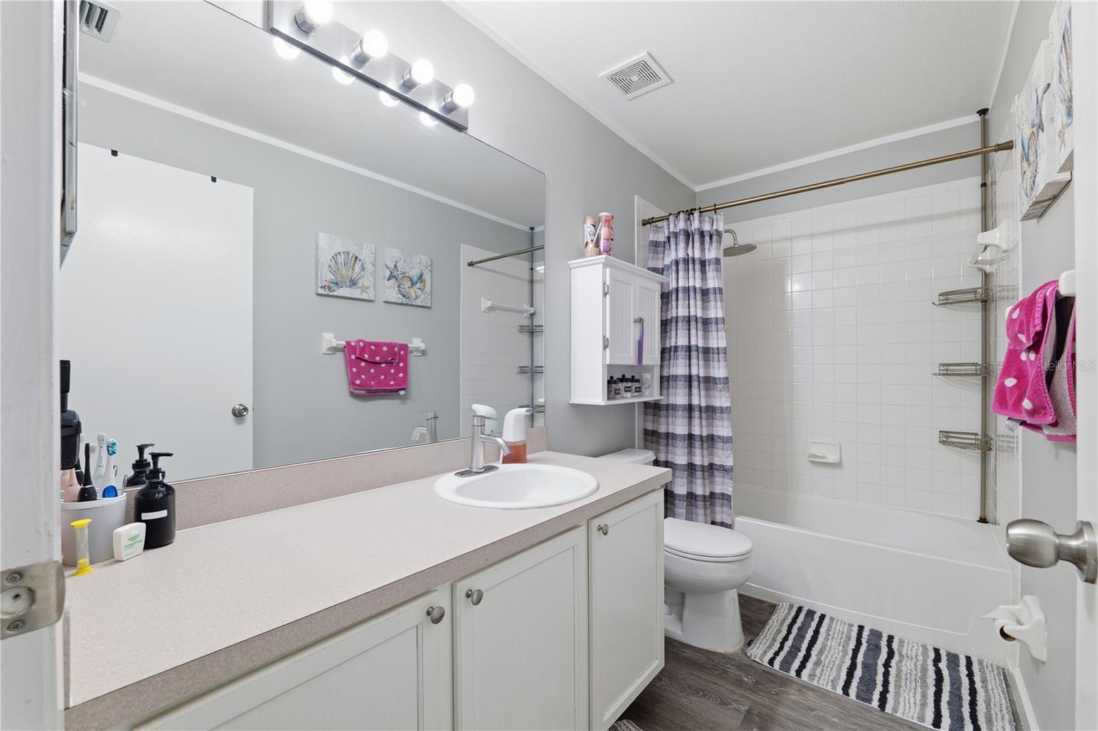 Image 22 of 50 For 429 Kensington Lake Circle