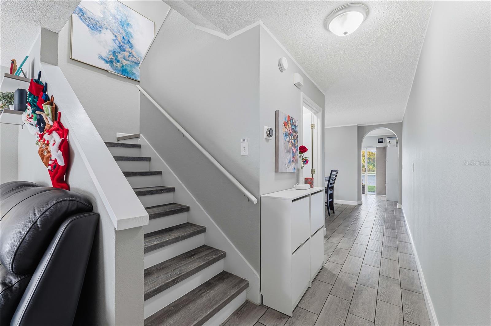 Image 6 of 50 For 429 Kensington Lake Circle