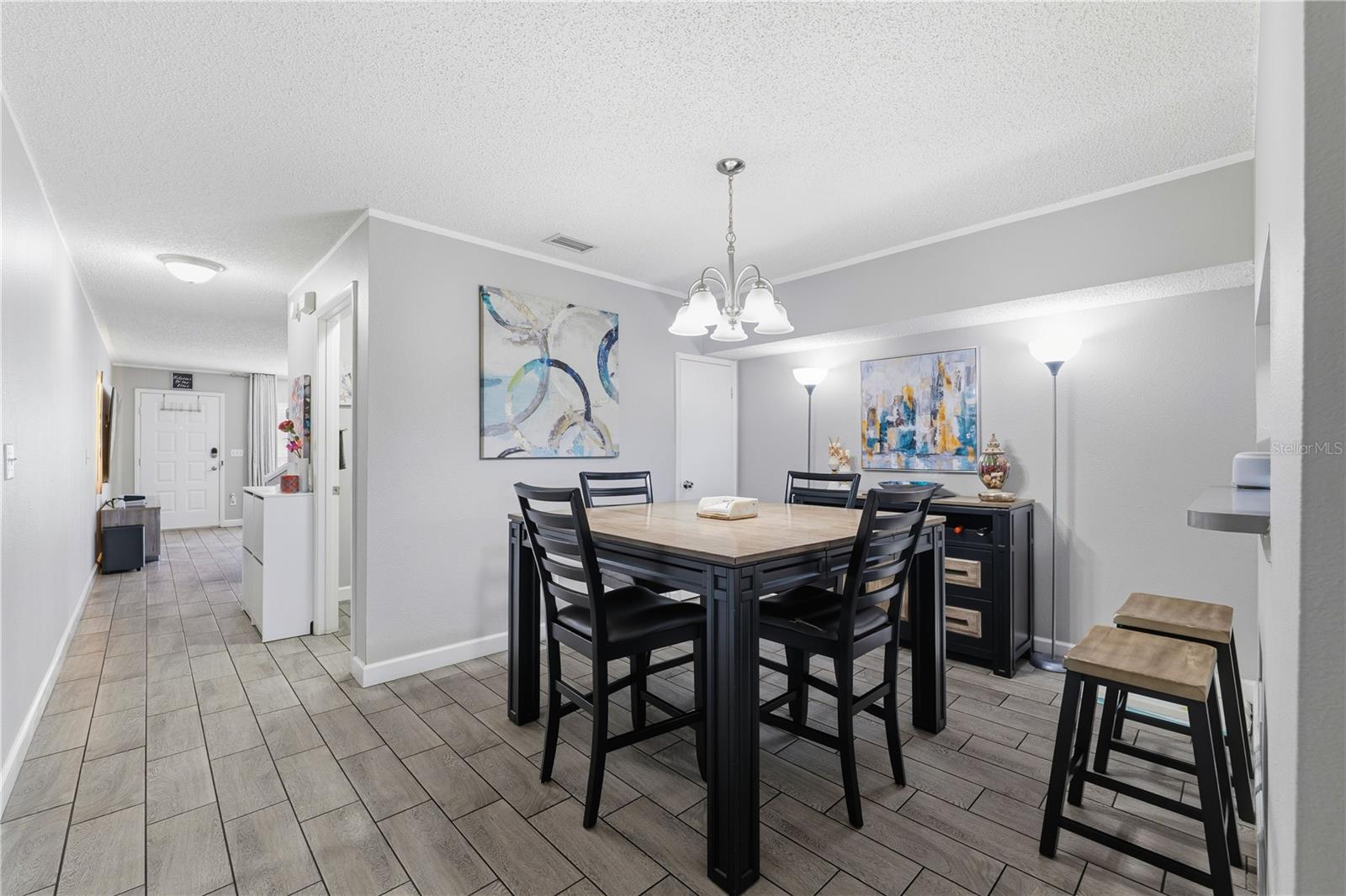 Image 7 of 50 For 429 Kensington Lake Circle