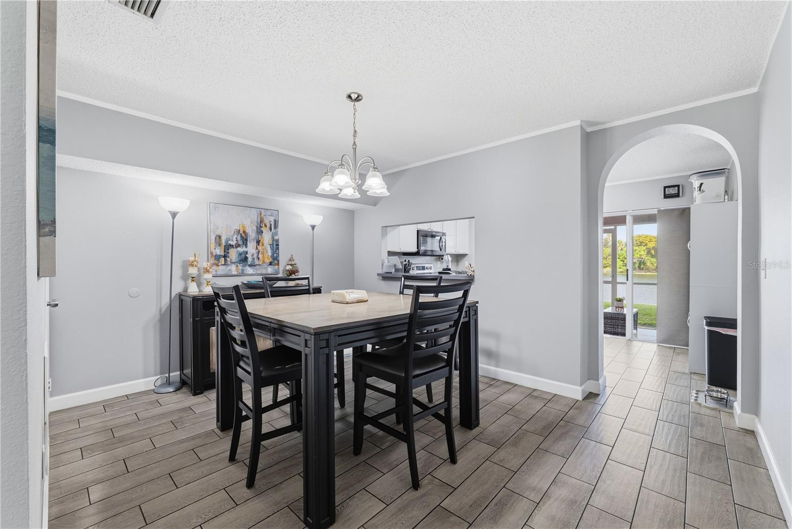 Image 8 of 50 For 429 Kensington Lake Circle