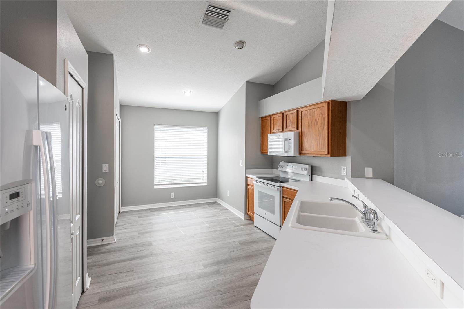 Image 13 of 41 For 2515 Butterfly Landing Drive