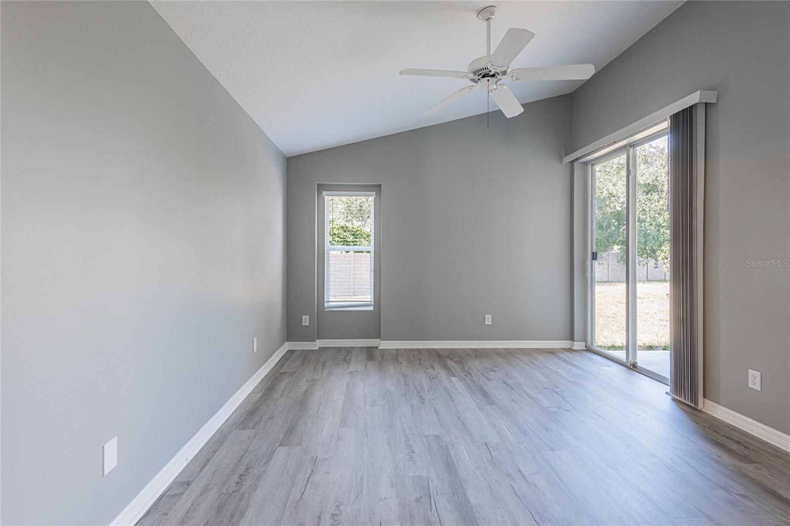 Image 21 of 41 For 2515 Butterfly Landing Drive