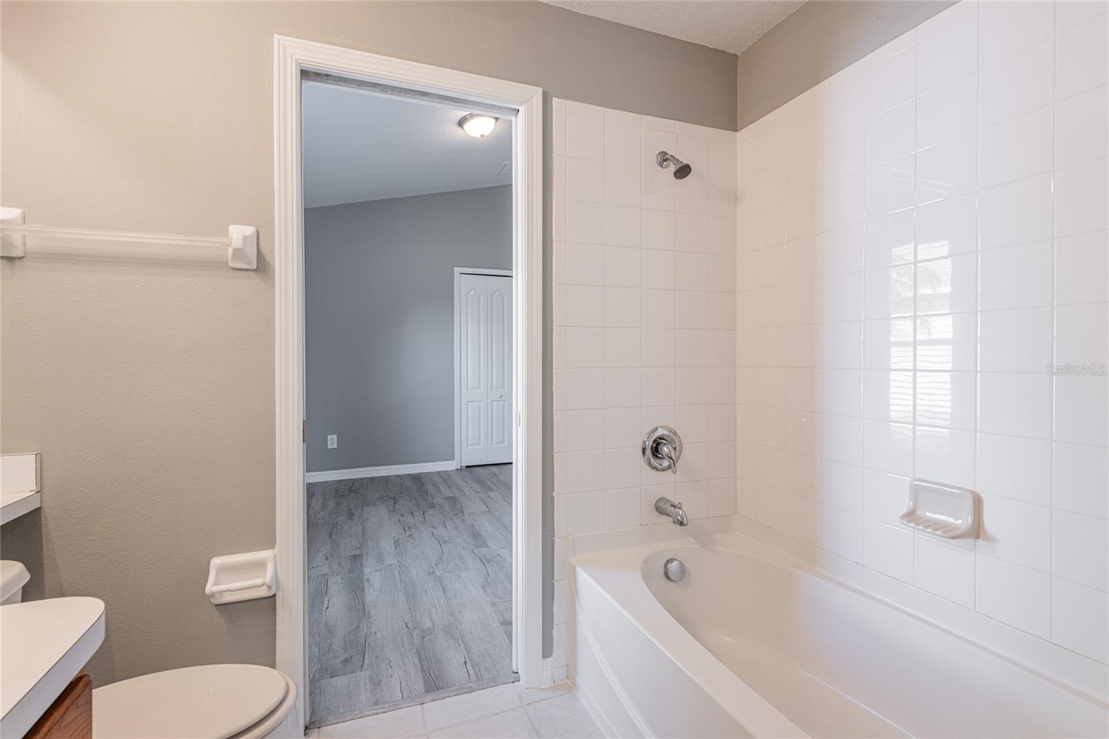 Image 31 of 41 For 2515 Butterfly Landing Drive