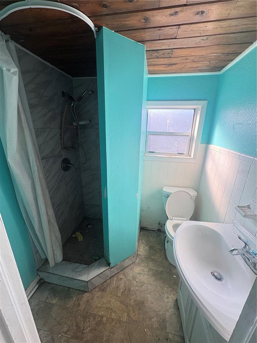 Image 12 of 37 For 2330 Azalea Court