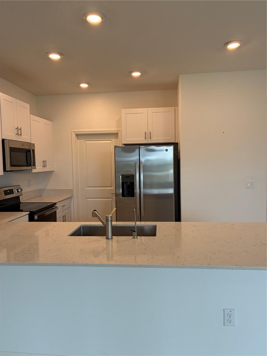 Image 10 of 47 For 6274 Shiner St