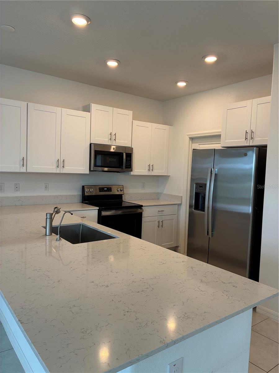 Image 12 of 47 For 6274 Shiner St