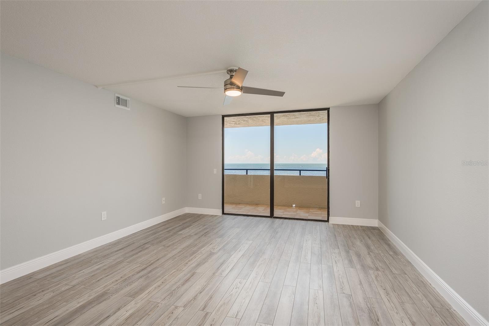 Image 13 of 30 For 6035 Sea Ranch Drive 306