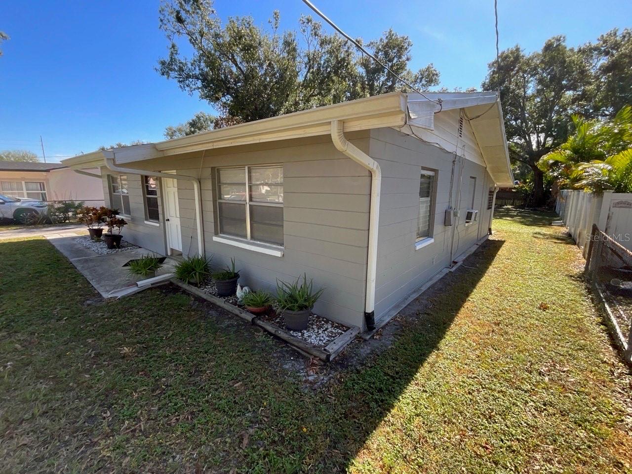 Image 3 of 15 For 9004 Cluster Avenue