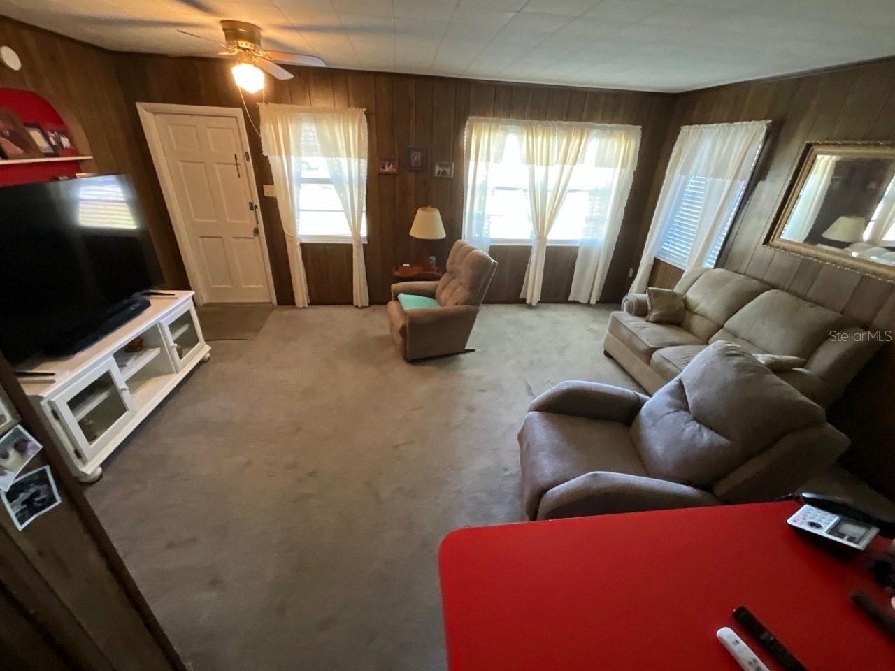 Image 7 of 15 For 9004 Cluster Avenue