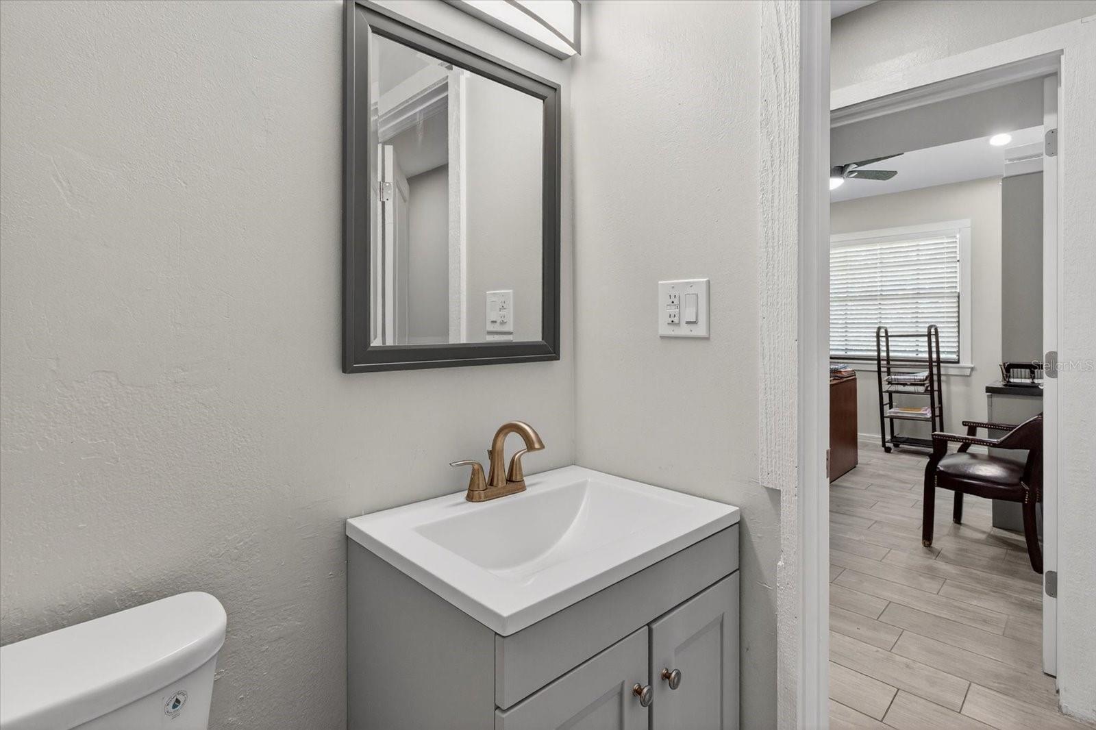 Image 36 of 62 For 10225 Ulmerton Road 12b