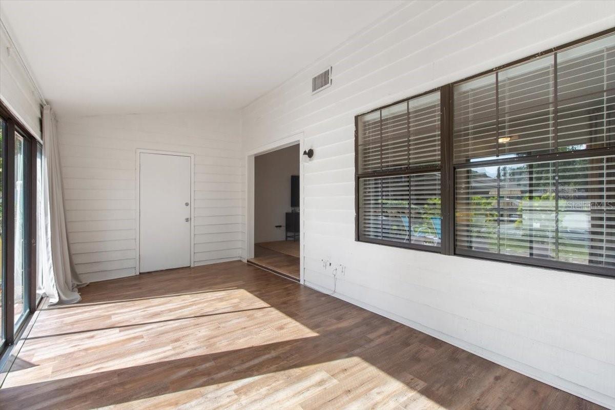 Image 22 of 33 For 5322 Bradbury Court