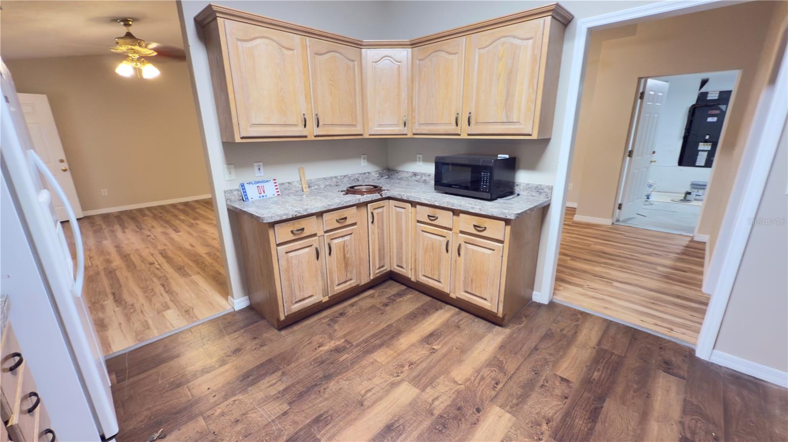 Image 24 of 51 For 2105 Vickery Lane