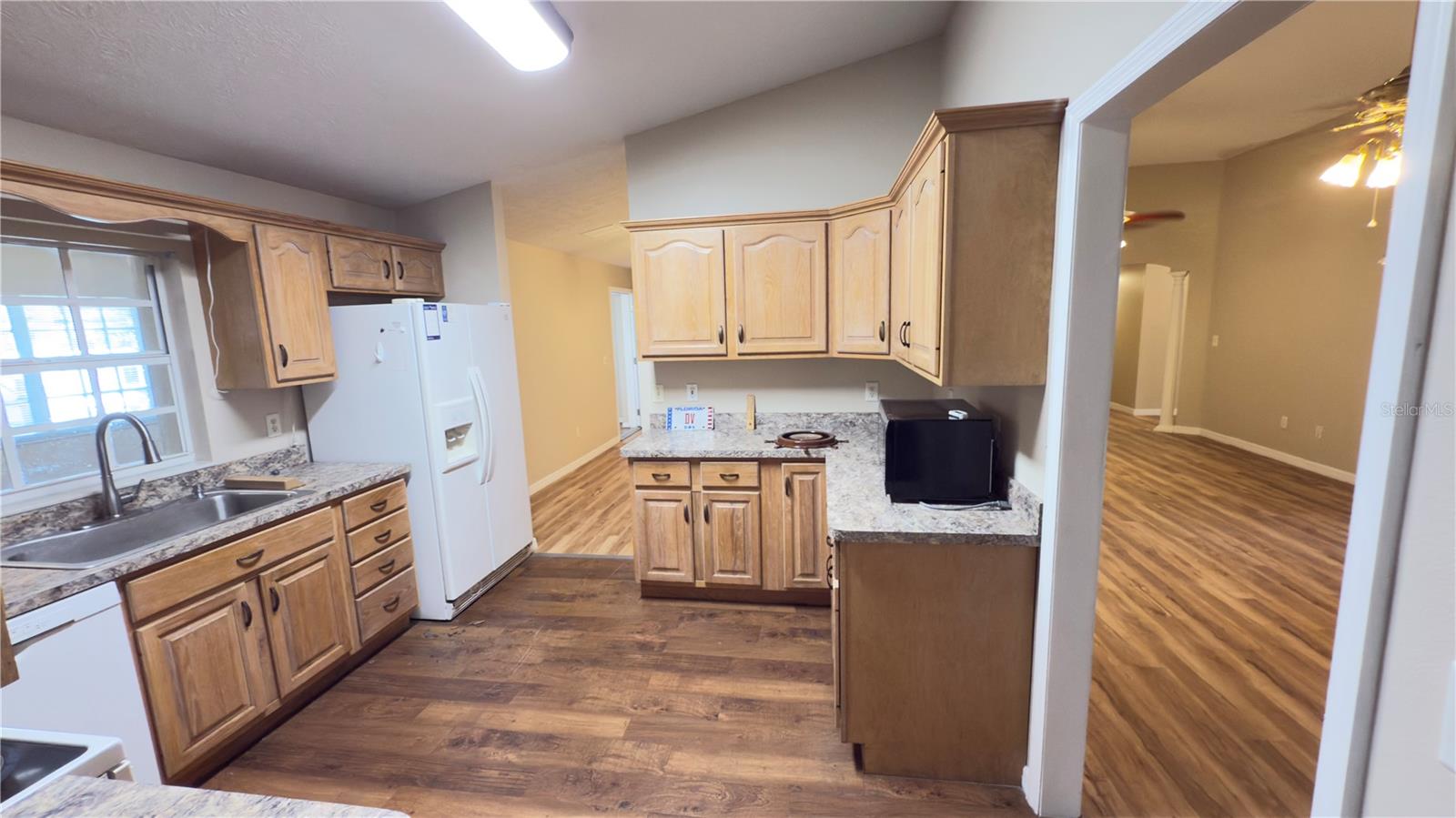 Image 27 of 51 For 2105 Vickery Lane