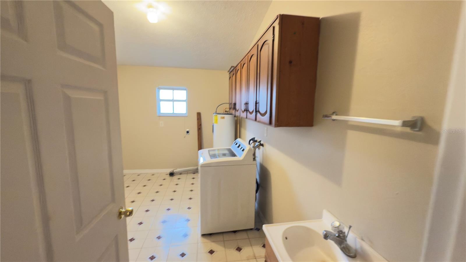 Image 33 of 51 For 2105 Vickery Lane