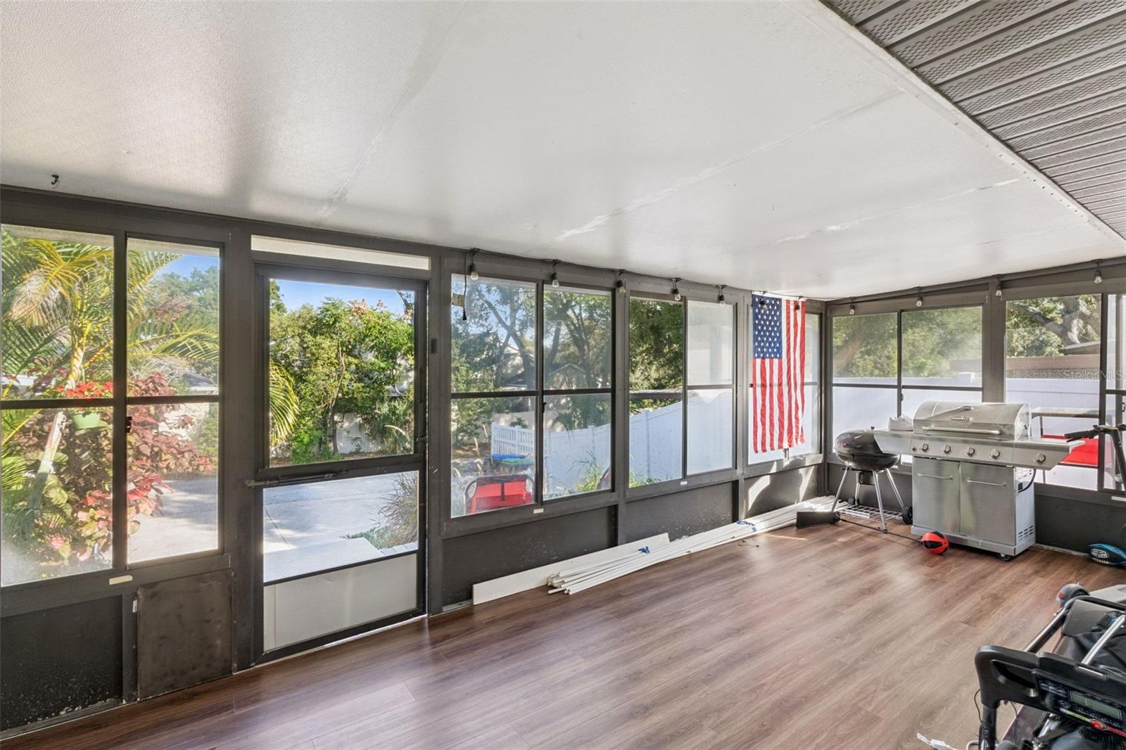 Image 17 of 22 For 9407 Lake Lotta Circle