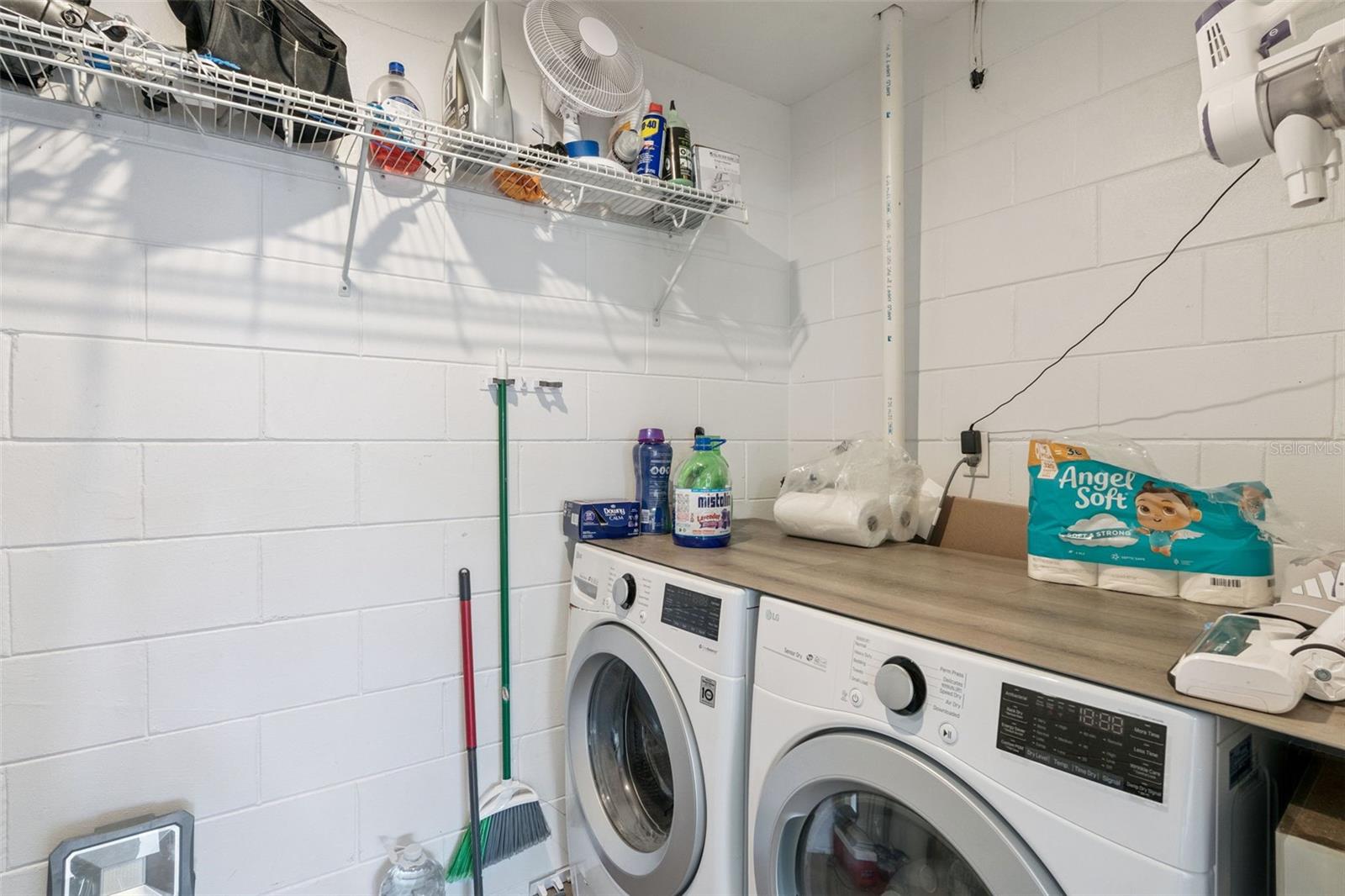 Image 18 of 22 For 9407 Lake Lotta Circle