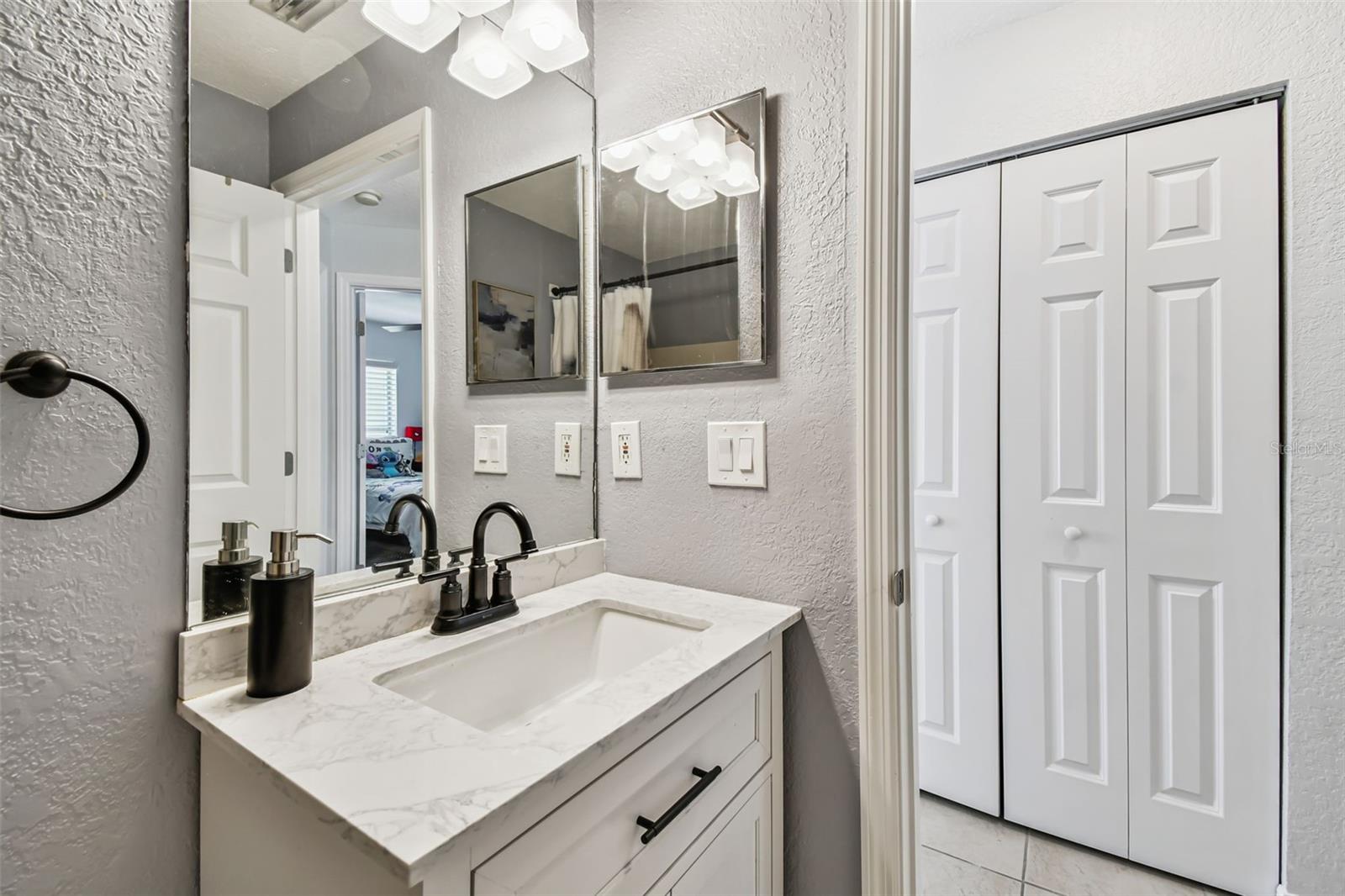 Image 17 of 20 For 1763 Montana Avenue Ne