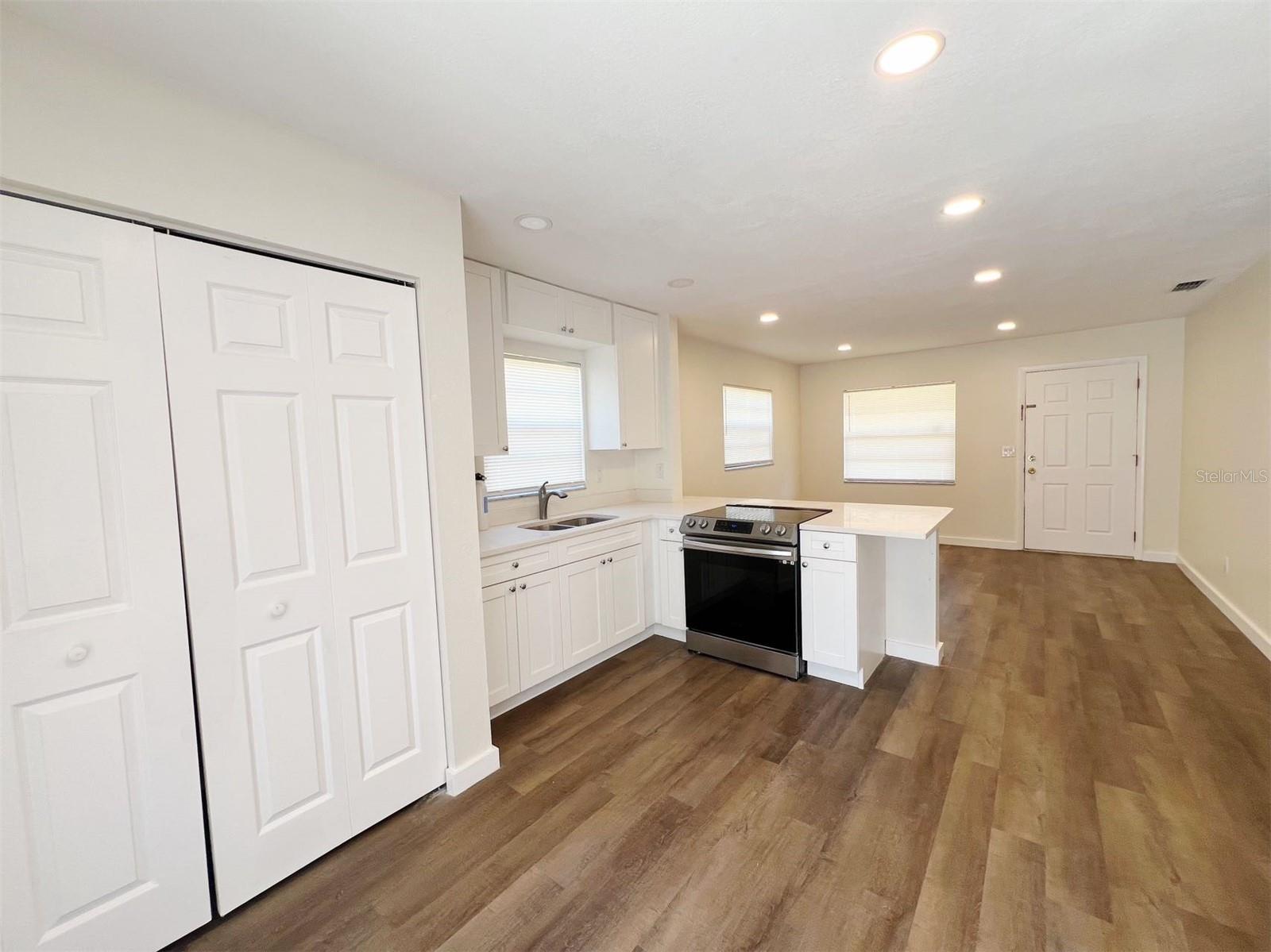 Image 5 of 11 For 1016 9th Avenue B