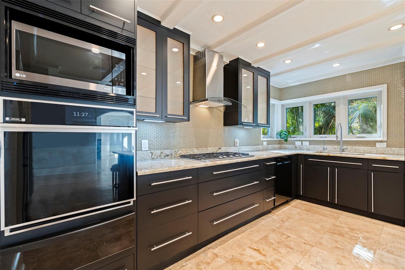 Image 14 of 38 For 808 Brightwaters Boulevard Ne