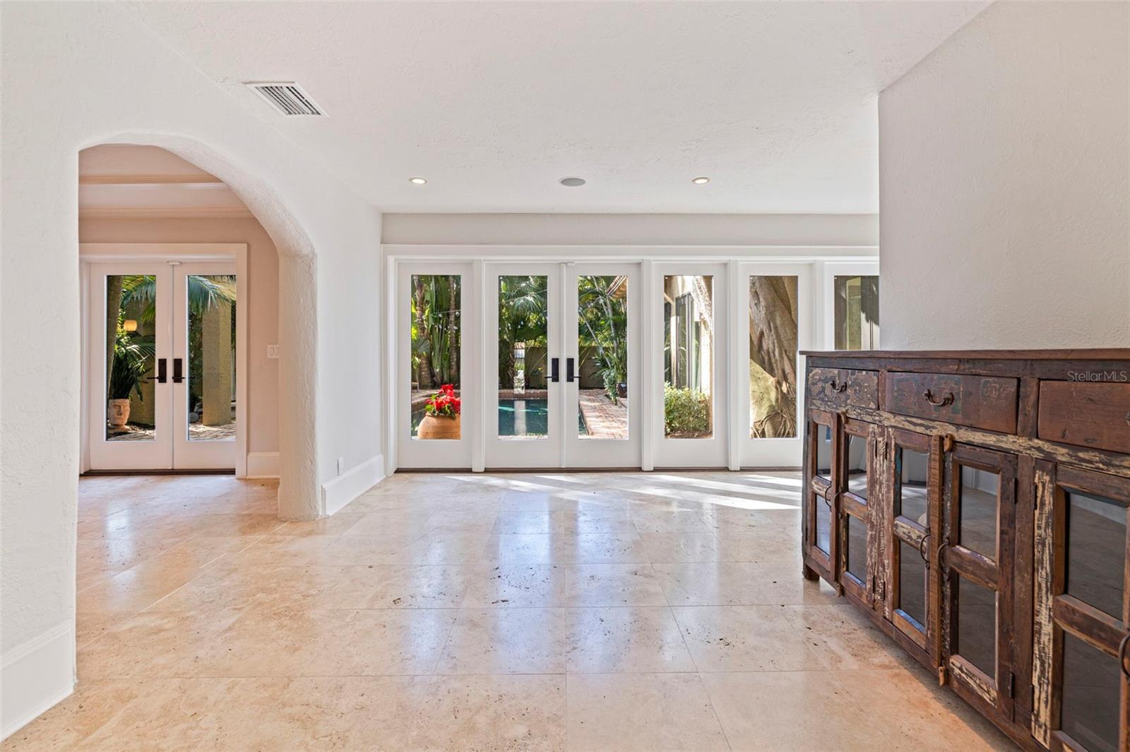 Image 16 of 38 For 808 Brightwaters Boulevard Ne