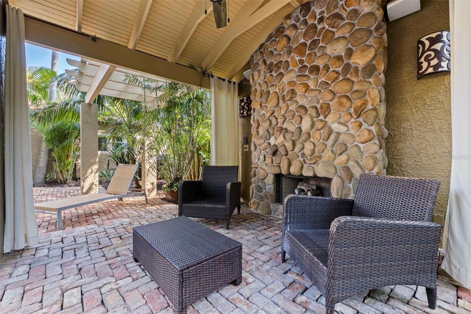 Image 25 of 38 For 808 Brightwaters Boulevard Ne