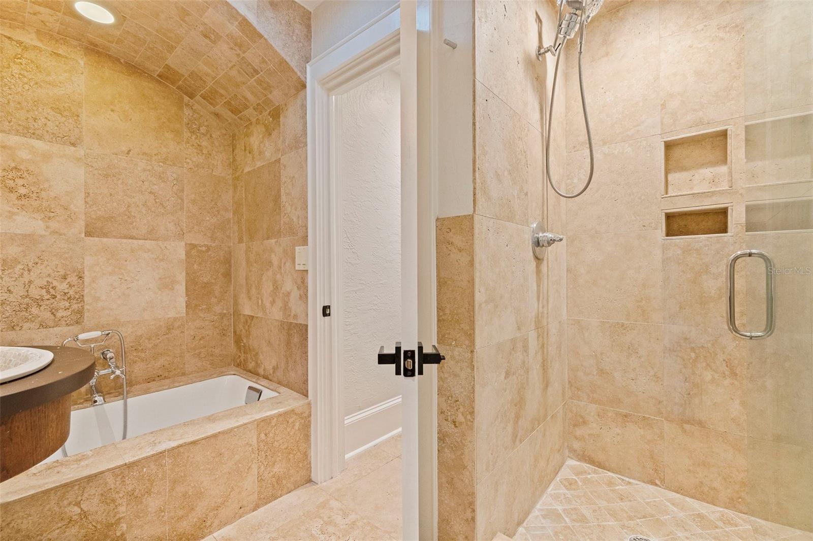 Image 29 of 38 For 808 Brightwaters Boulevard Ne