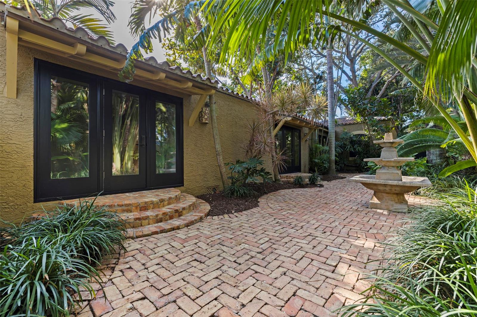 Image 31 of 38 For 808 Brightwaters Boulevard Ne