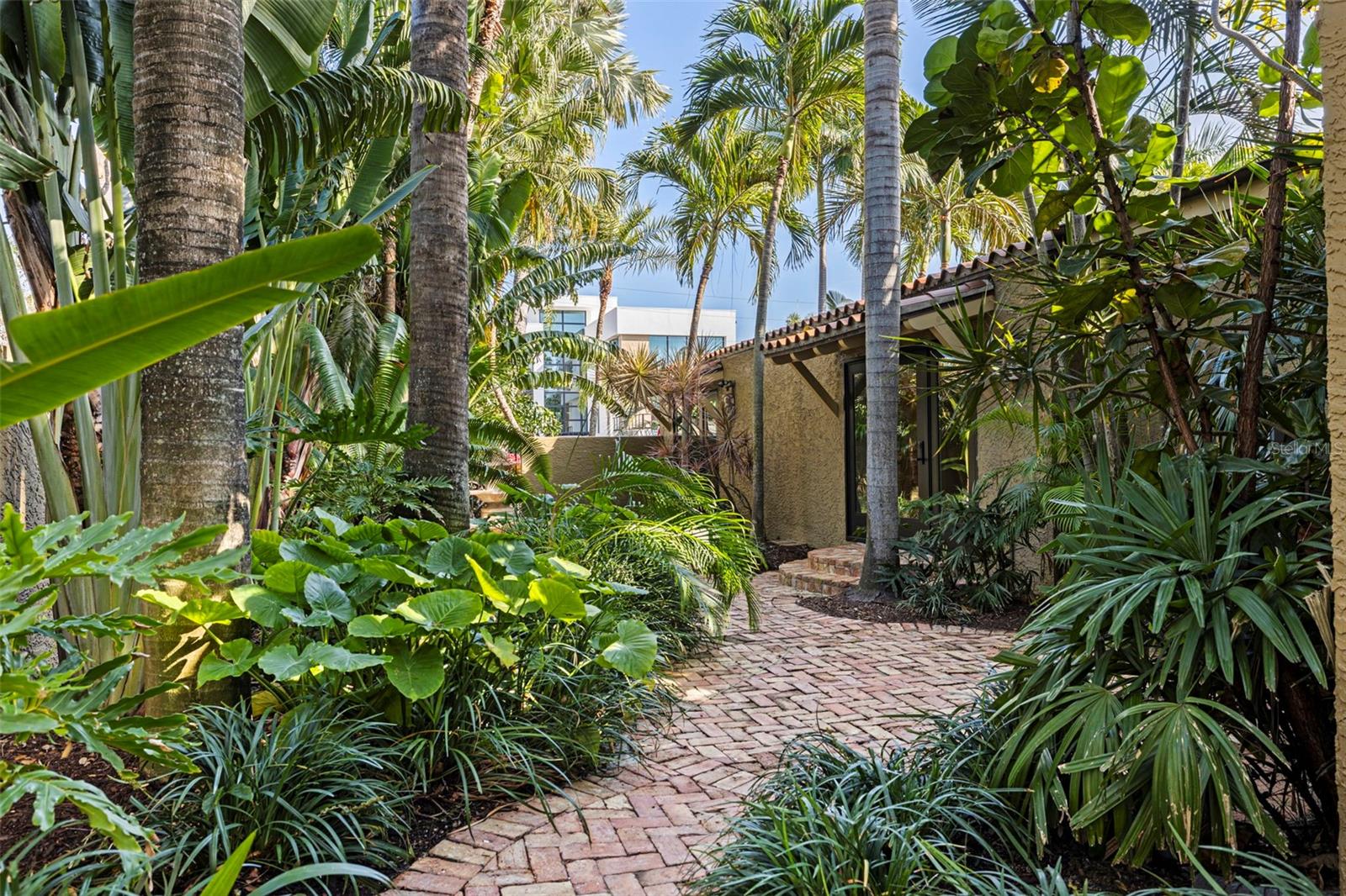 Image 32 of 38 For 808 Brightwaters Boulevard Ne