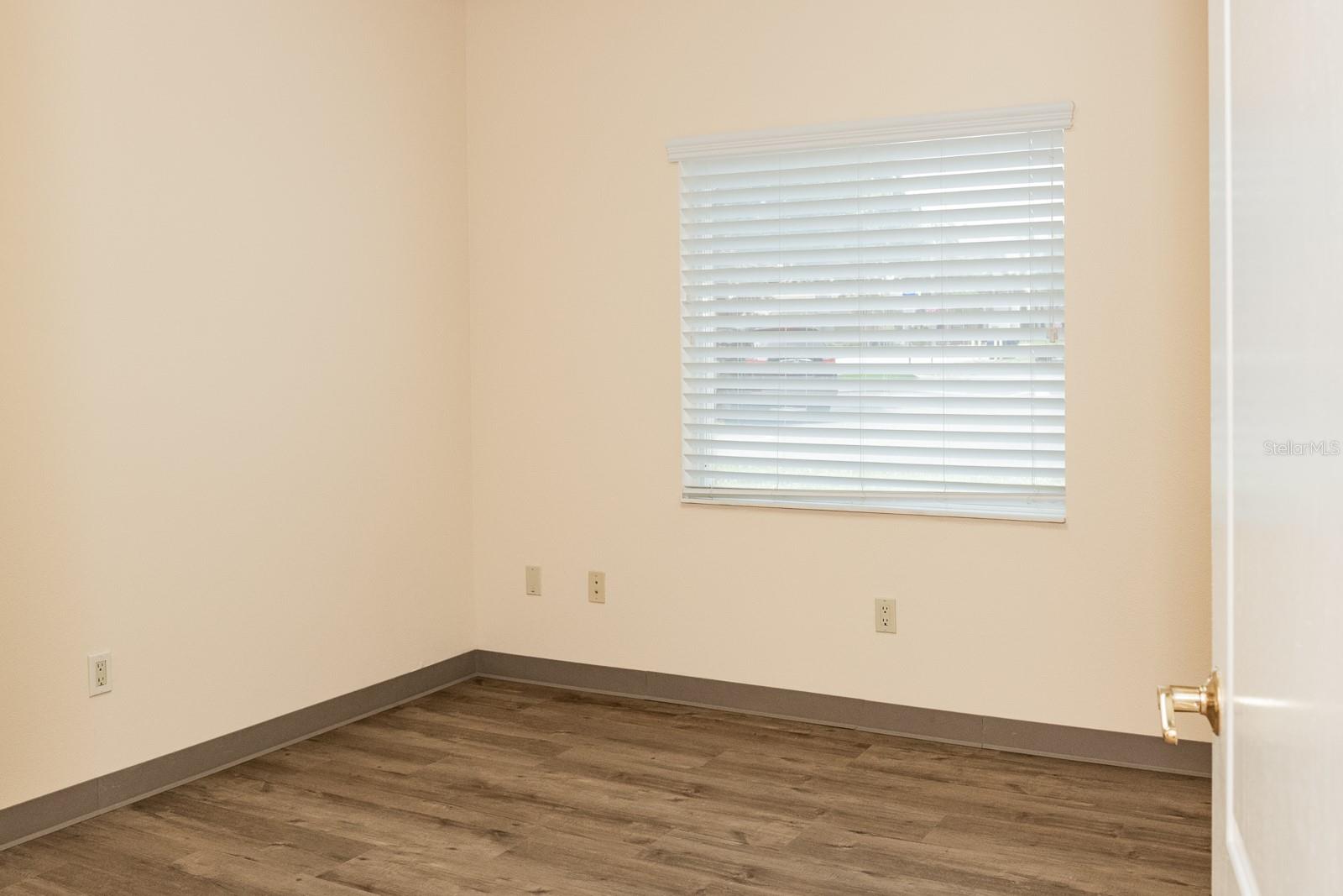 Image 13 of 35 For 4505 Armenia Avenue