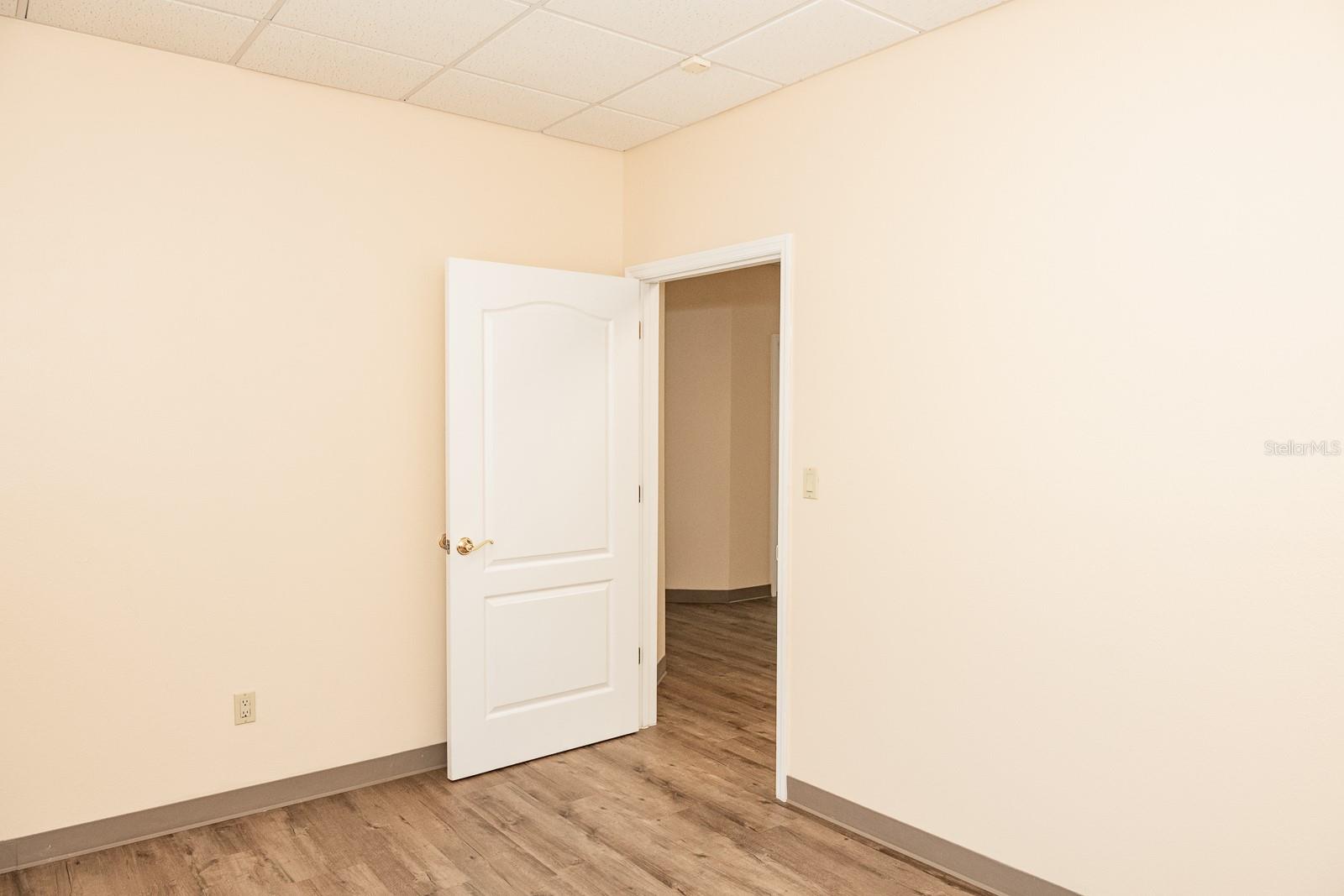 Image 19 of 35 For 4505 Armenia Avenue