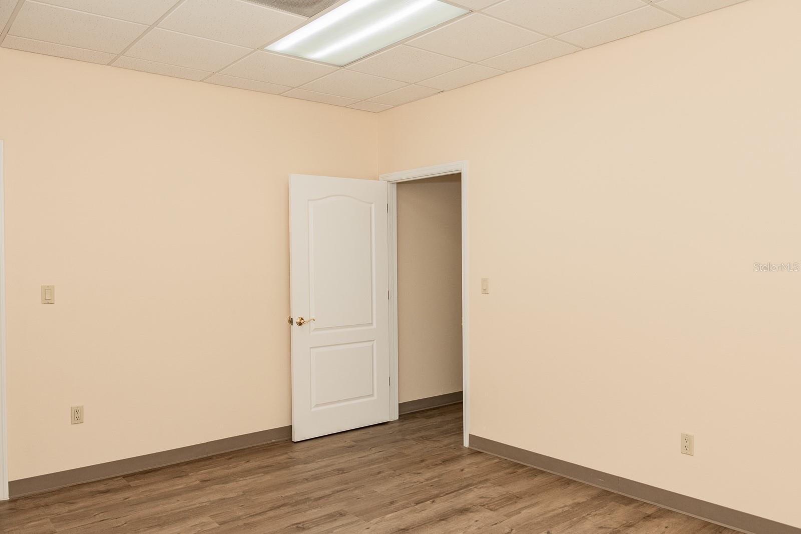 Image 23 of 35 For 4505 Armenia Avenue