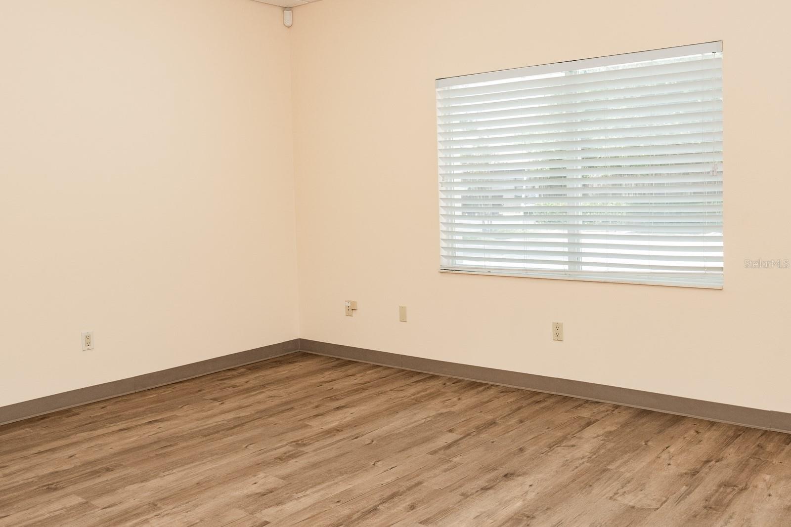 Image 27 of 35 For 4505 Armenia Avenue