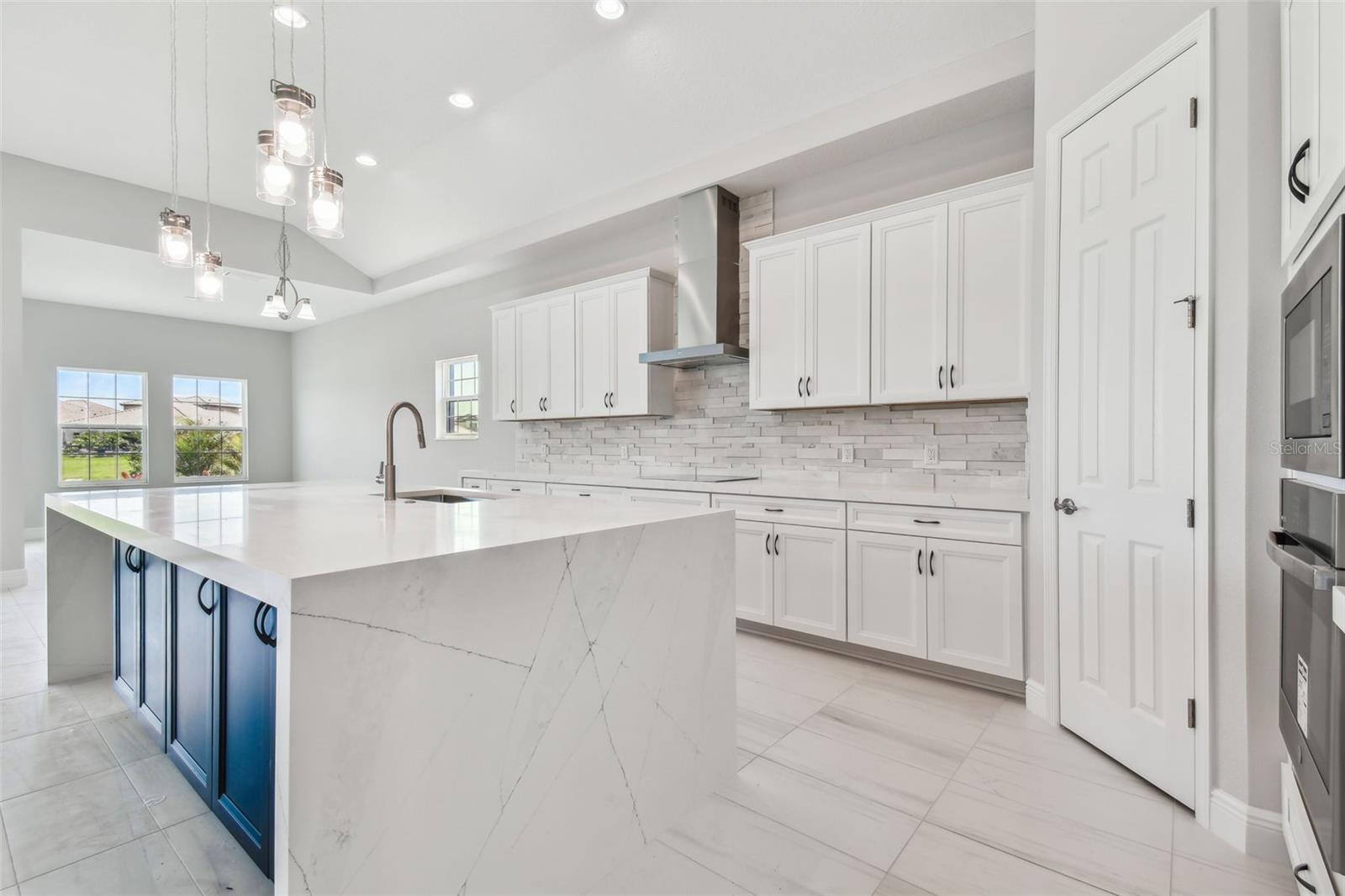 Image 14 of 97 For 11239 Rustic Timber Loop