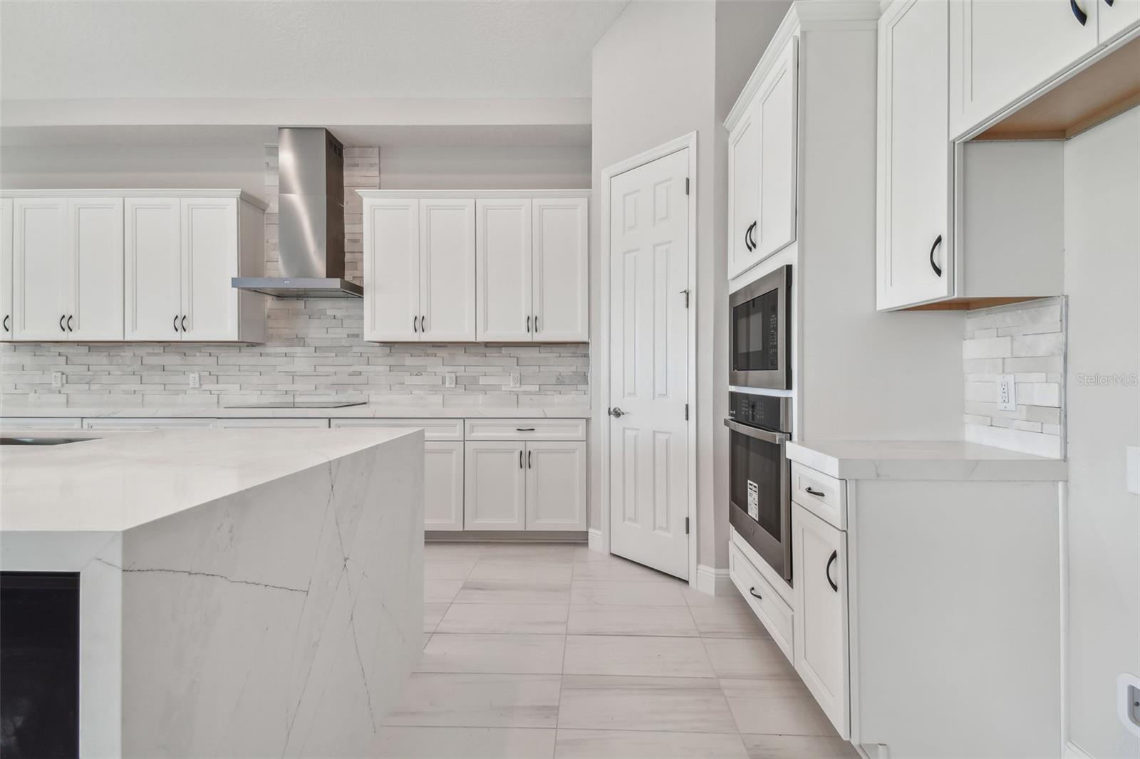 Image 17 of 97 For 11239 Rustic Timber Loop