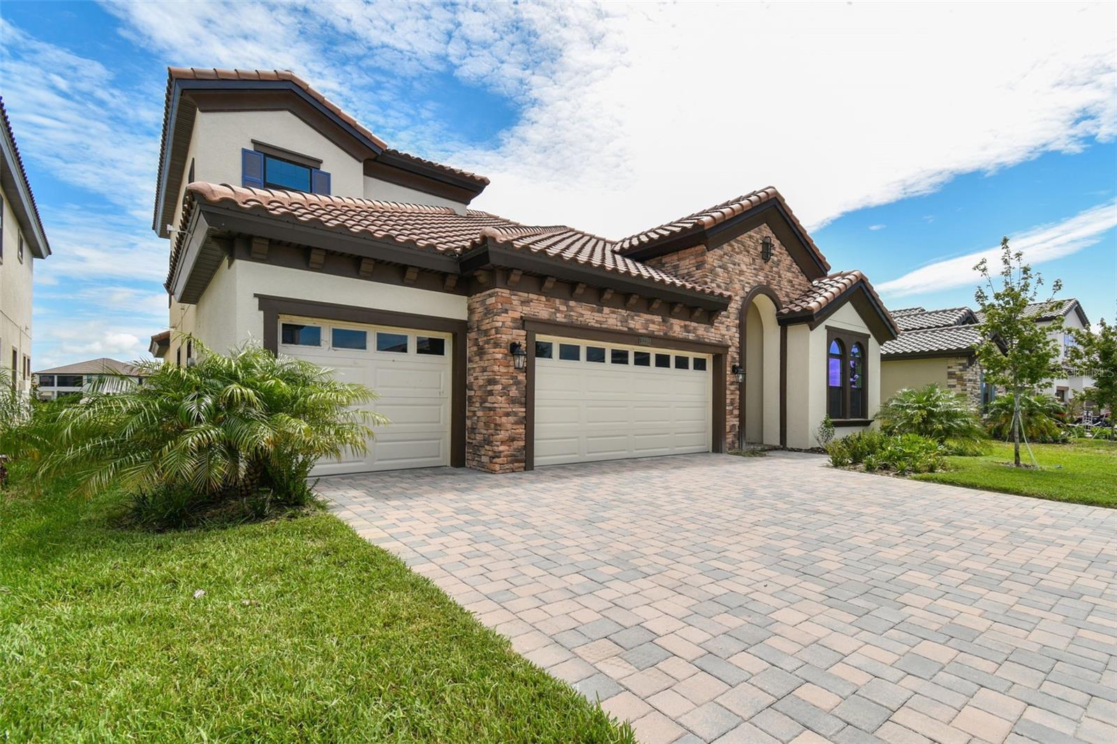 Image 3 of 97 For 11239 Rustic Timber Loop