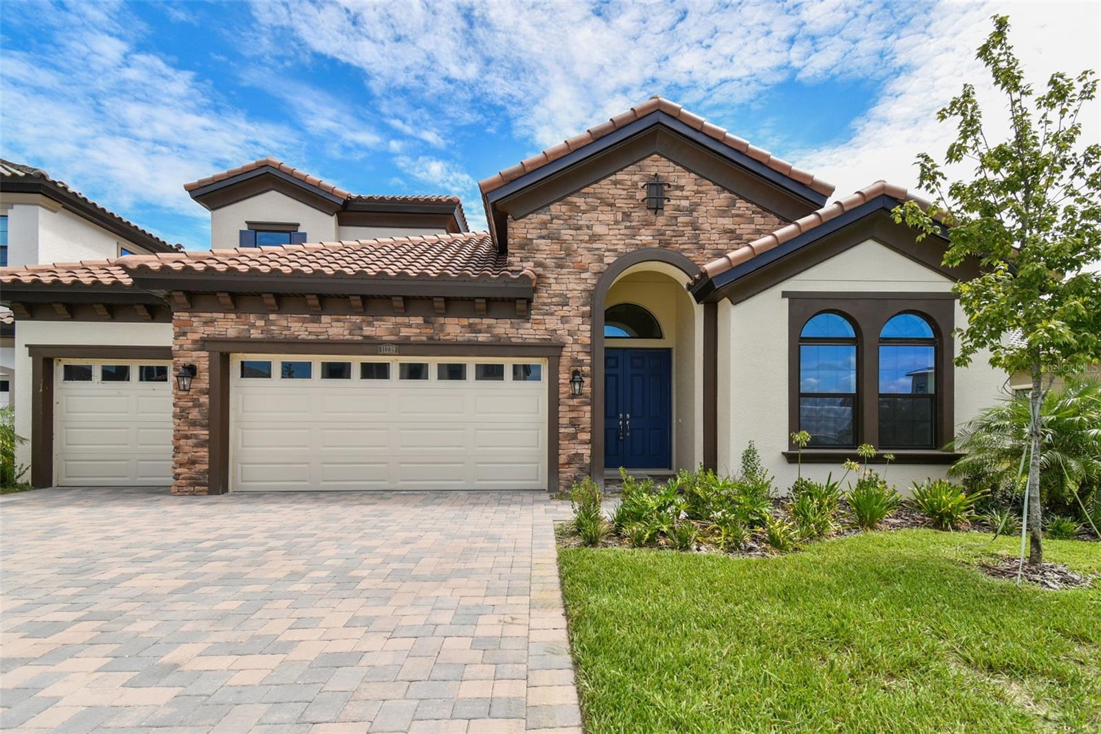 Image 4 of 97 For 11239 Rustic Timber Loop