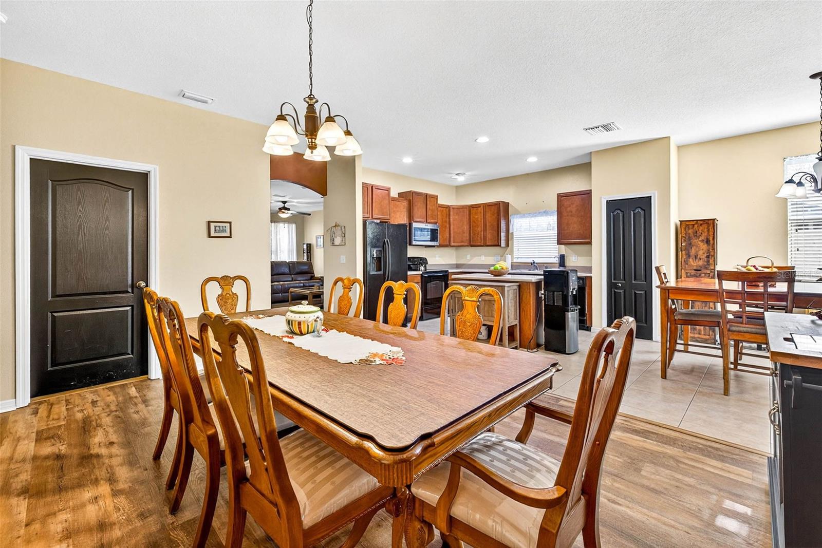 Image 16 of 46 For 2716 Walden Woods Drive