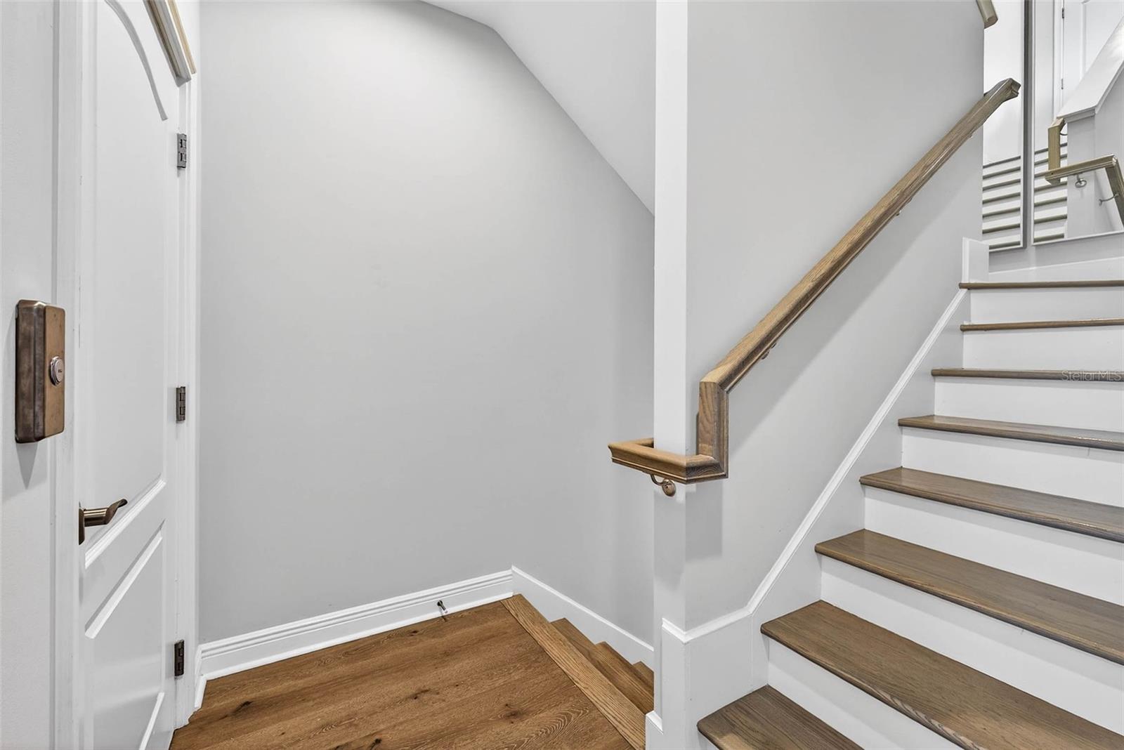 Image 29 of 87 For 19915 Gulf Boulevard 704