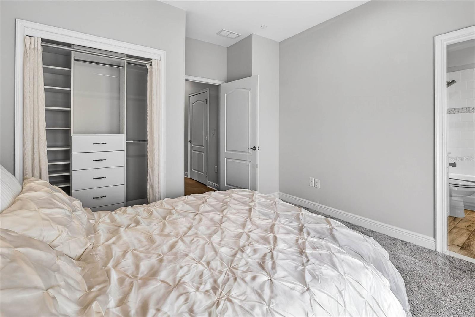 Image 33 of 87 For 19915 Gulf Boulevard 704