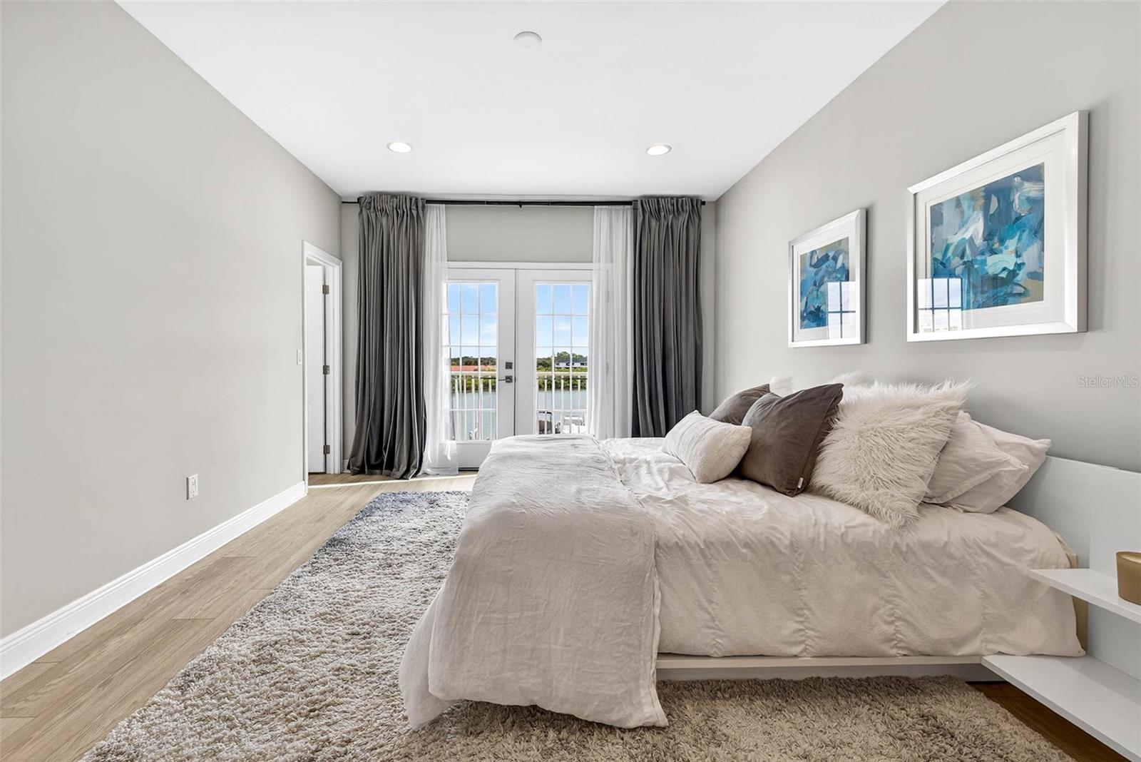 Image 36 of 87 For 19915 Gulf Boulevard 704