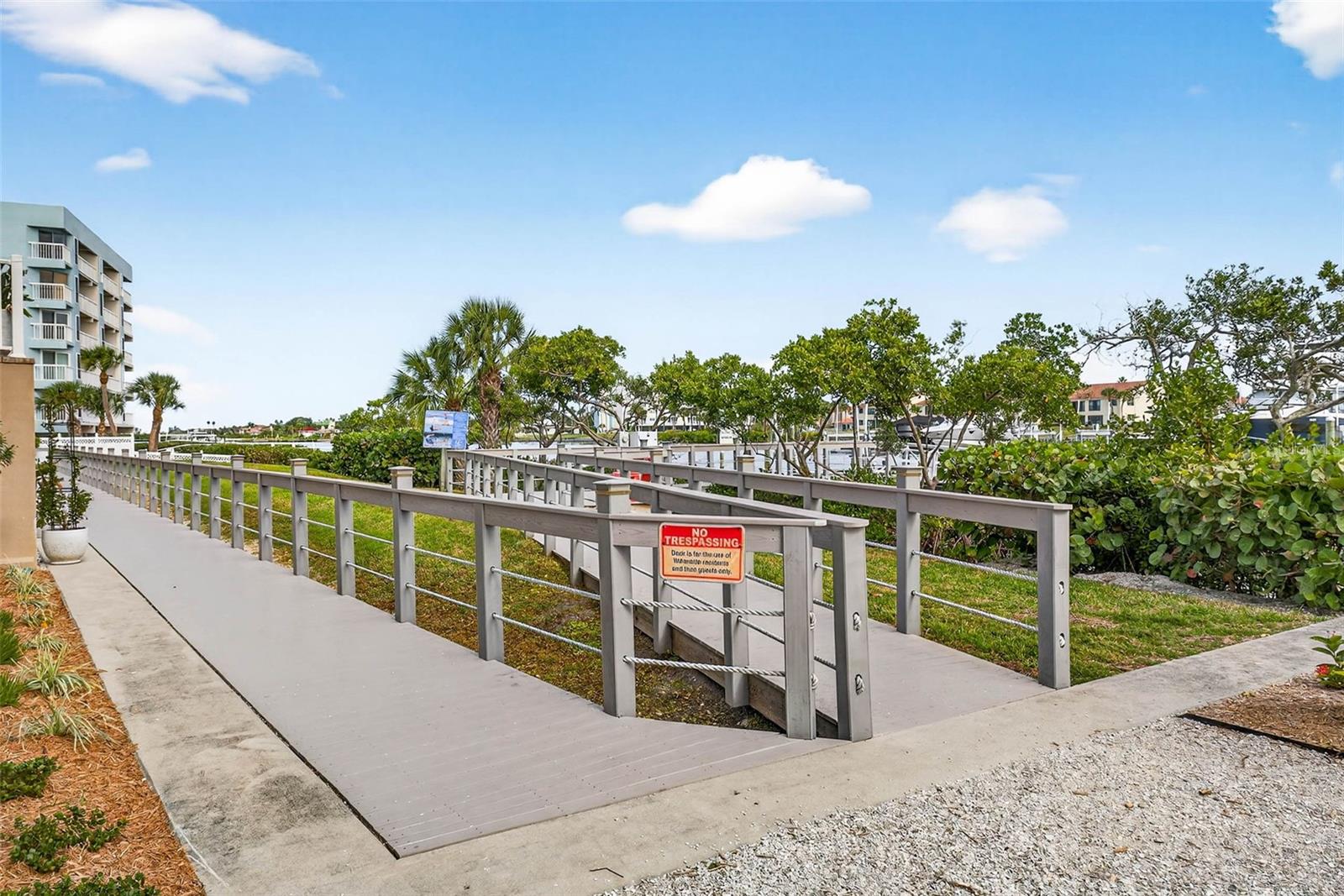 Image 69 of 87 For 19915 Gulf Boulevard 704