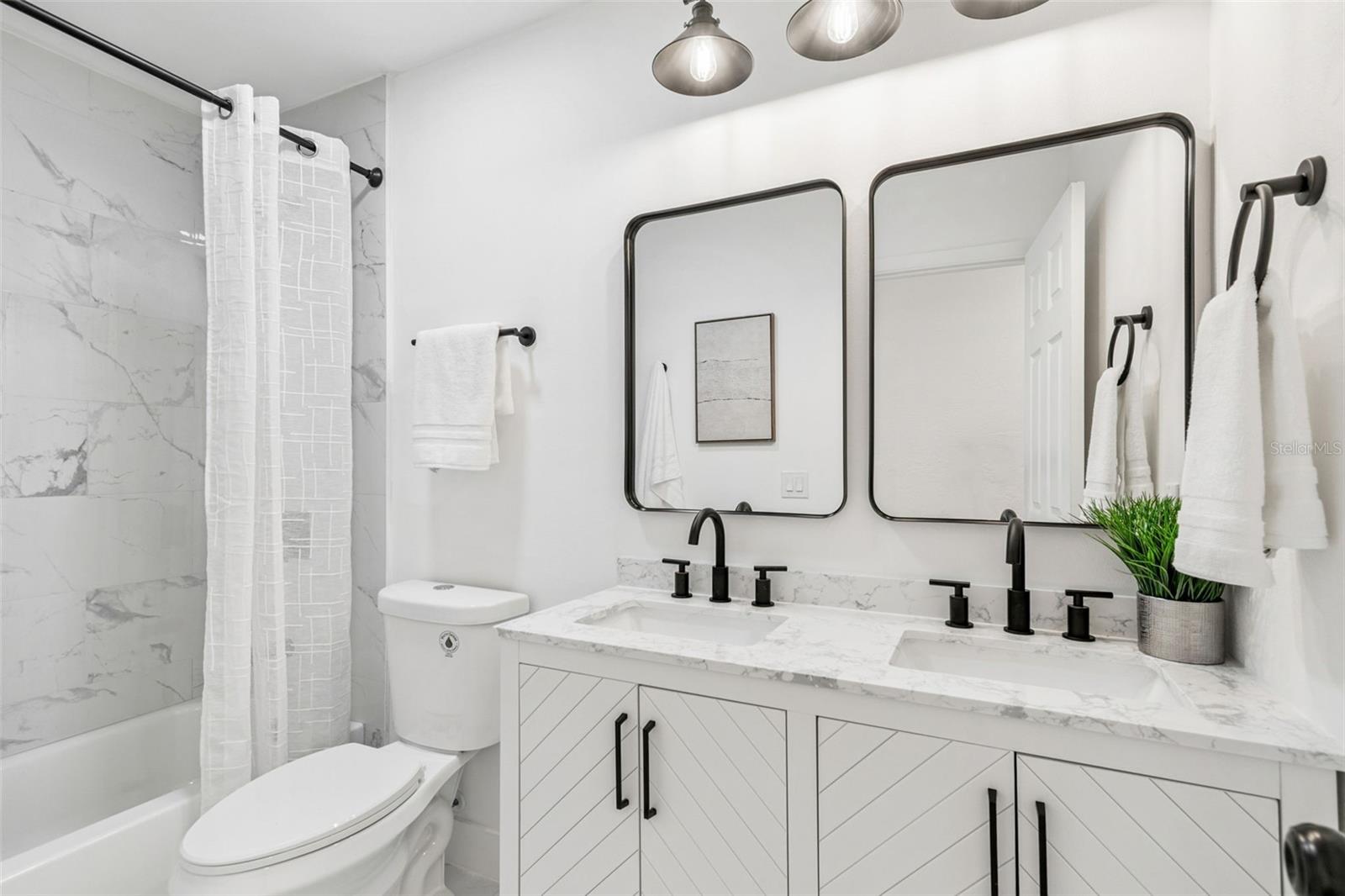 Image 32 of 45 For 1530 Erin Lane