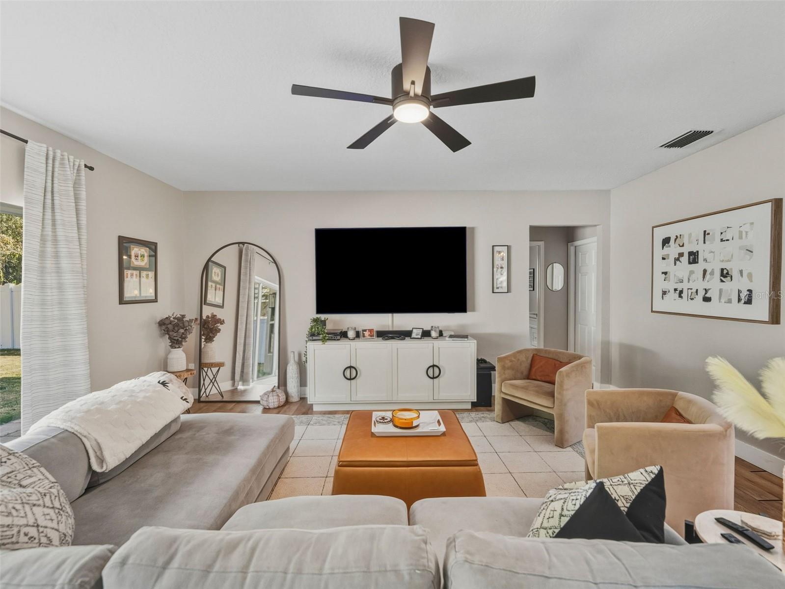 Image 15 of 47 For 8606 Buttonbush Court