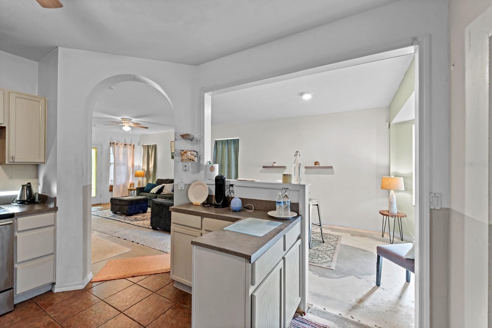 Listing photo id 12 for 1112 Lake Shore Ranch Drive