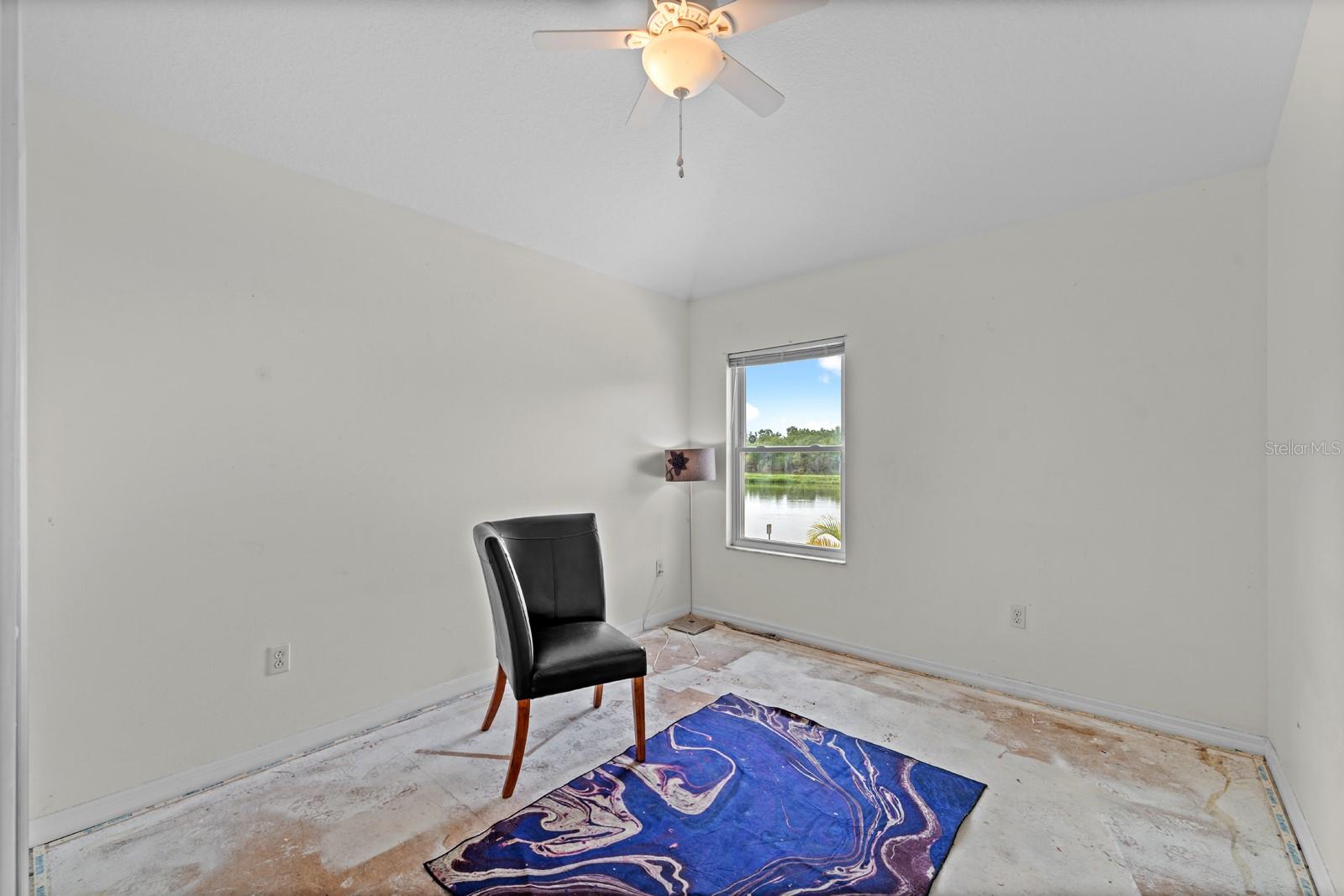 Listing photo id 14 for 1112 Lake Shore Ranch Drive