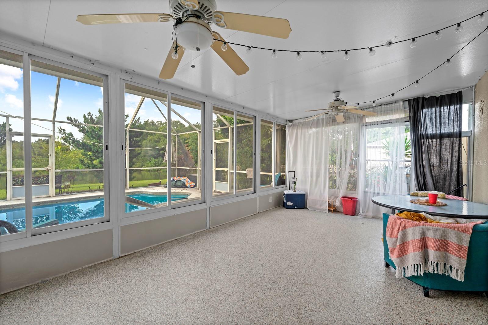 Listing photo id 19 for 1112 Lake Shore Ranch Drive