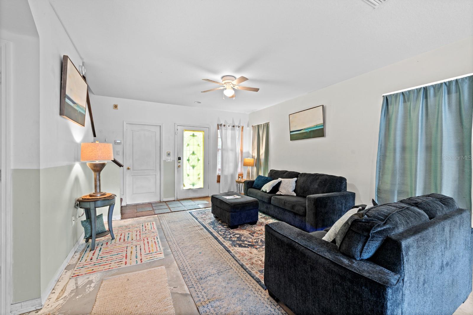 Listing photo id 4 for 1112 Lake Shore Ranch Drive